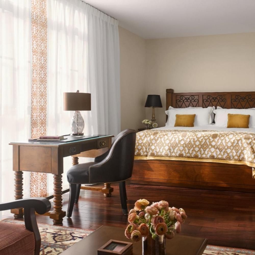 Plaza La Reina Hotel 4*